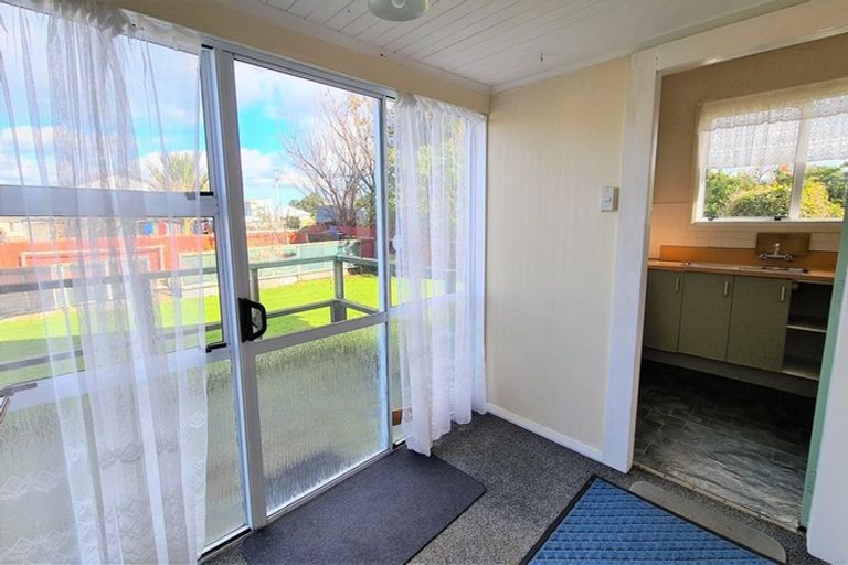 Photo of property in 16 Gisborne Terrace, Opunake, 4616
