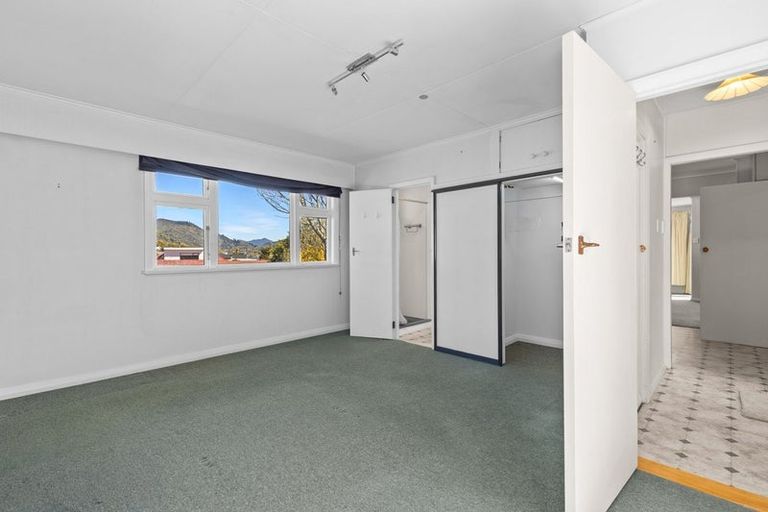 Photo of property in 83 Hampden Street, Picton, 7220