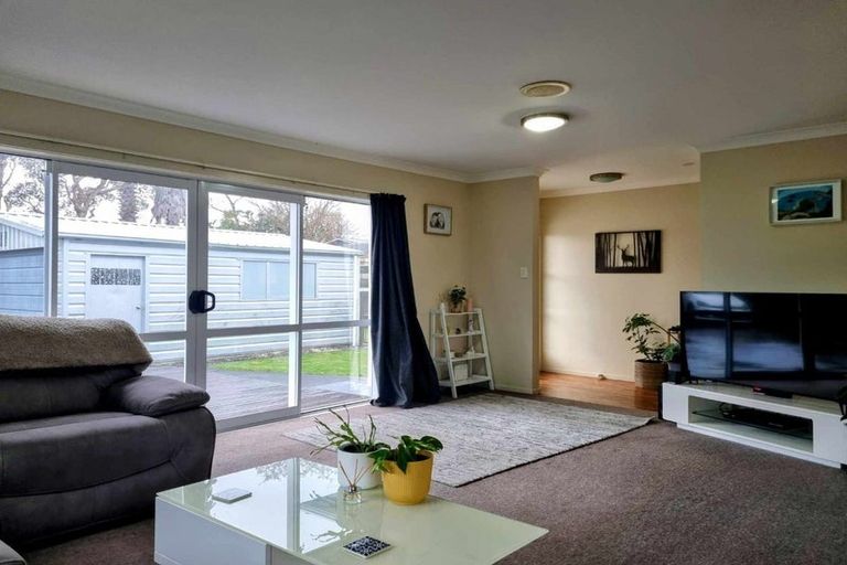 Photo of property in 136a Seaview Road, Westown, New Plymouth, 4310
