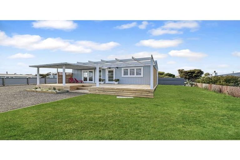 Photo of property in 46a Pratt Avenue, Foxton Beach, Foxton, 4815