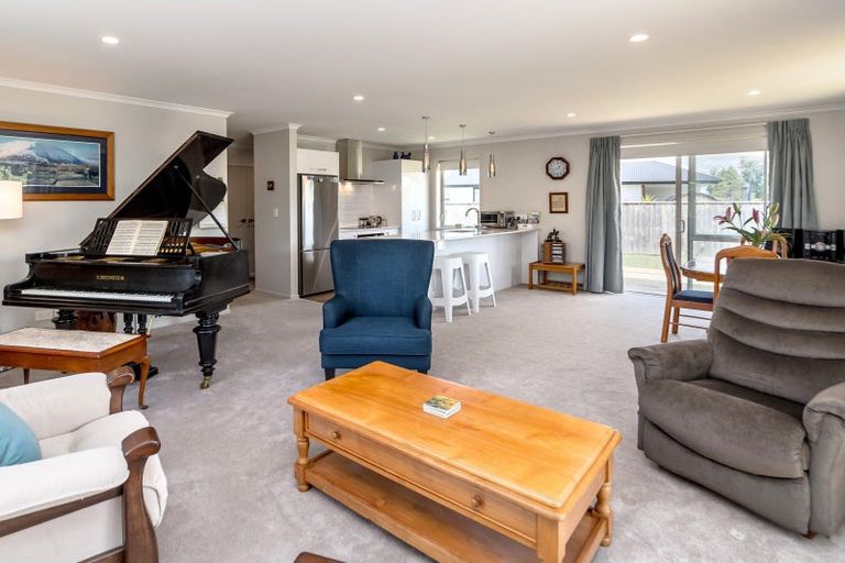 Photo of property in 25 Tarata Grove, Lansdowne, Masterton, 5810