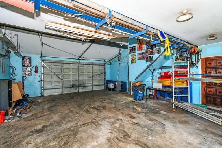 Photo of property in 114 Ennis Avenue, Pakuranga Heights, Auckland, 2010