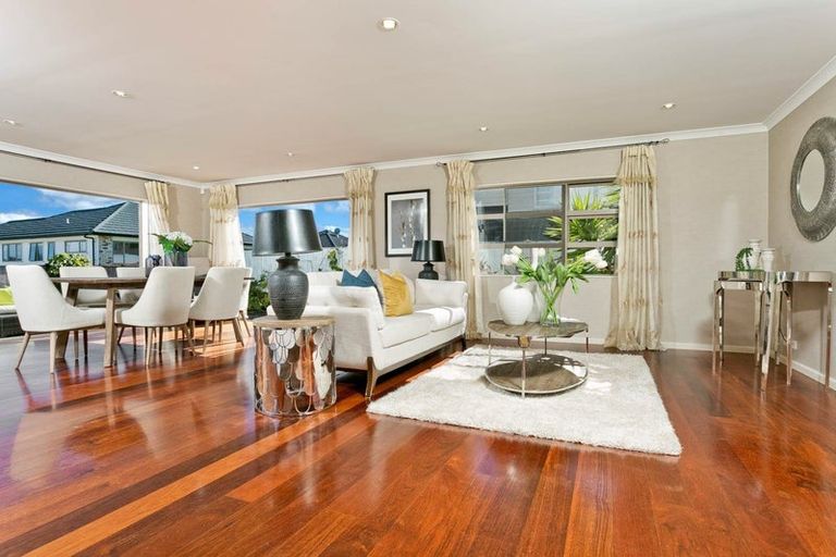 Photo of property in 7 Wye Oak Drive, Schnapper Rock, Auckland, 0632