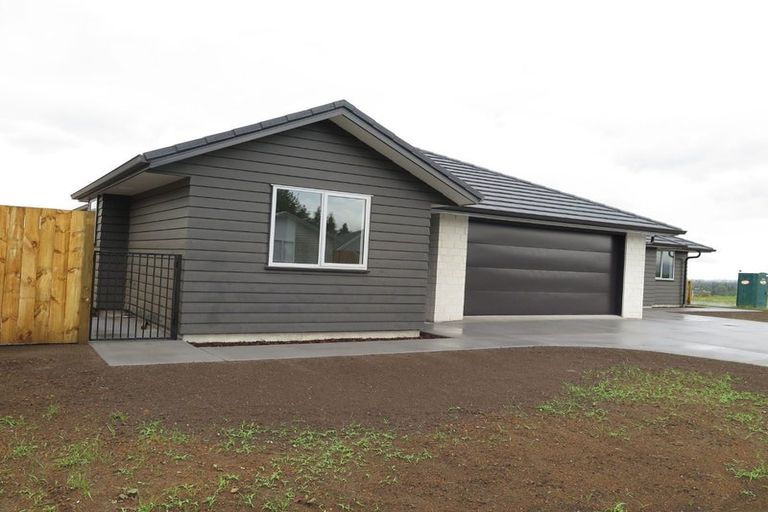 Photo of property in 16 Kahawai Place, Omokoroa, 3114