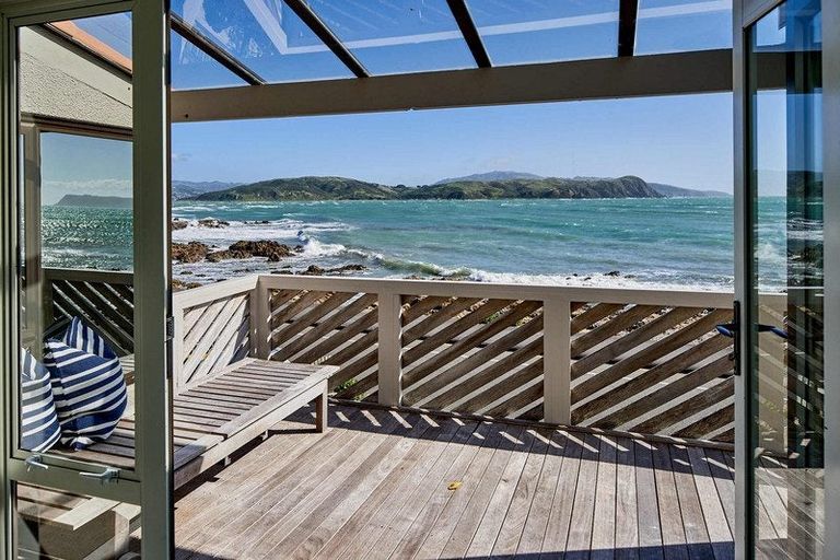 Photo of property in 19 Moana Road, Plimmerton, Porirua, 5026