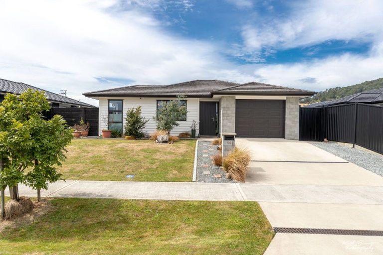 Photo of property in 44 Buddle Road, Wallaceville, Upper Hutt, 5018