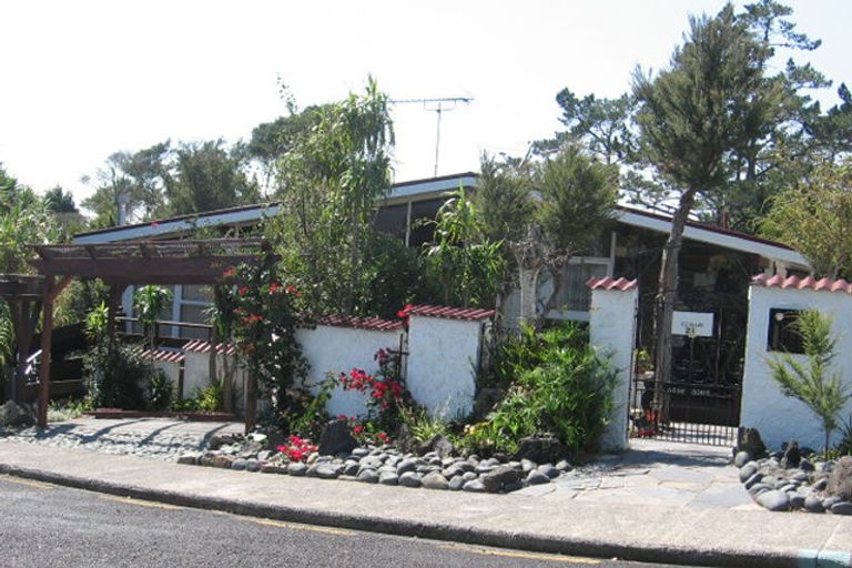 Photo of property in 21 Willow Avenue, Birkenhead, Auckland, 0626