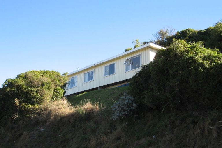 Photo of property in 115b Newlands Road, Newlands, Wellington, 6037