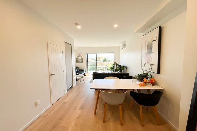 Photo of property in 4/60 Highland Drive, Highland Park, Auckland, 2010