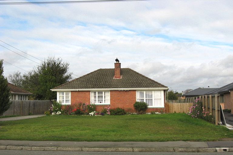 Photo of property in 121 Sawyers Arms Road, Northcote, Christchurch, 8052