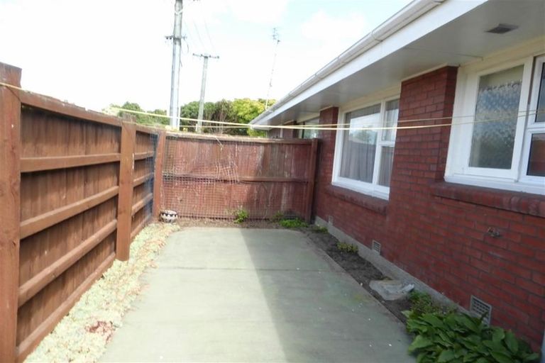 Photo of property in 2/7a Curletts Road, Sockburn, Christchurch, 8042