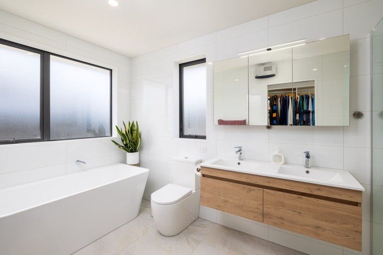 Photo of property in 18 Tiritiri Moana Drive, Pegasus, 7612