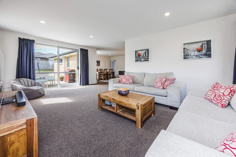 Photo of property in 15 Millbrae Place, Pokeno, 2402