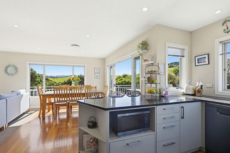 Photo of property in 60 Saint Ives Drive, Camborne, Porirua, 5026