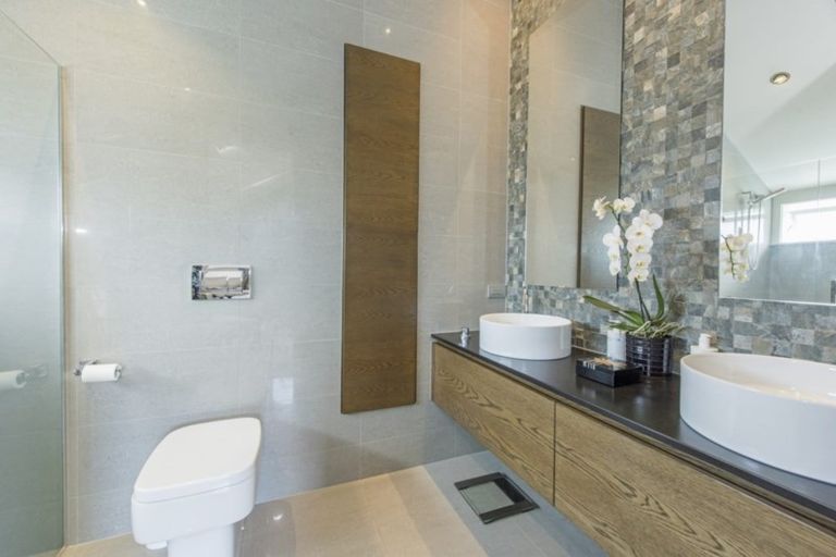 Photo of property in 39 Maungakiekie Avenue, Greenlane, Auckland, 1051