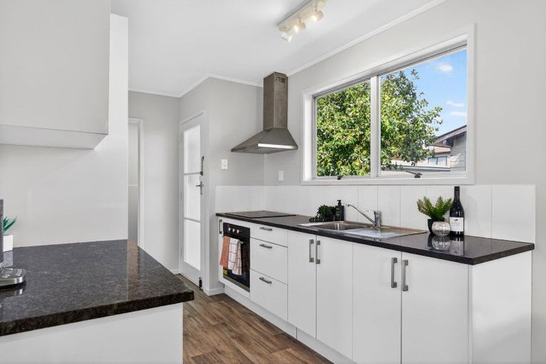 Photo of property in 7 Hinton Place, Weymouth, Auckland, 2103