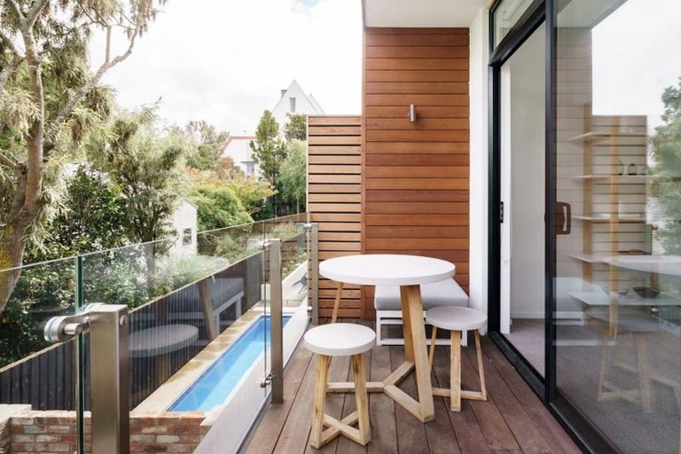 Photo of property in 2/22 Peterborough Street, Christchurch Central, Christchurch, 8013
