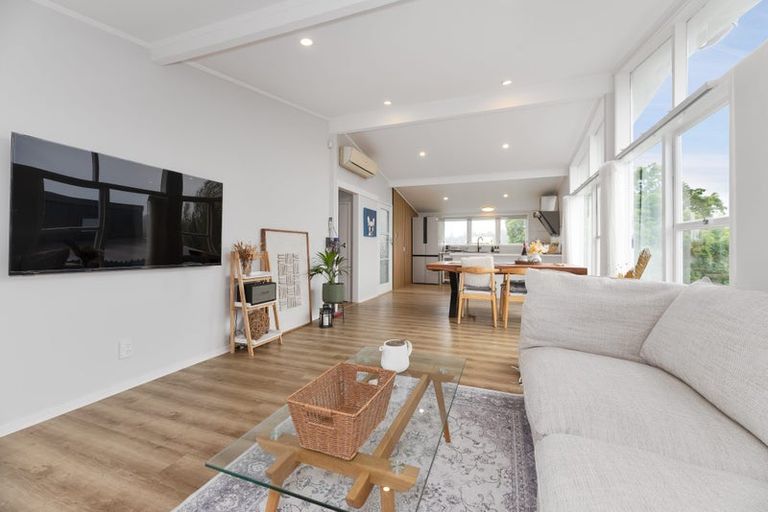 Photo of property in 137 Verbena Road, Birkdale, Auckland, 0626