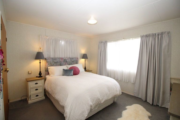 Photo of property in 28b Pollen Street, Woodville, 4920