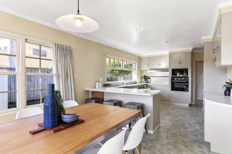 Photo of property in 11 Fielding Crescent, Farm Cove, Auckland, 2012