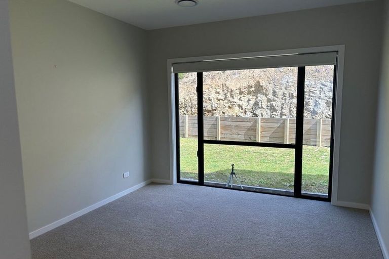 Photo of property in 75 Oak Road, Poraiti, Napier, 4112