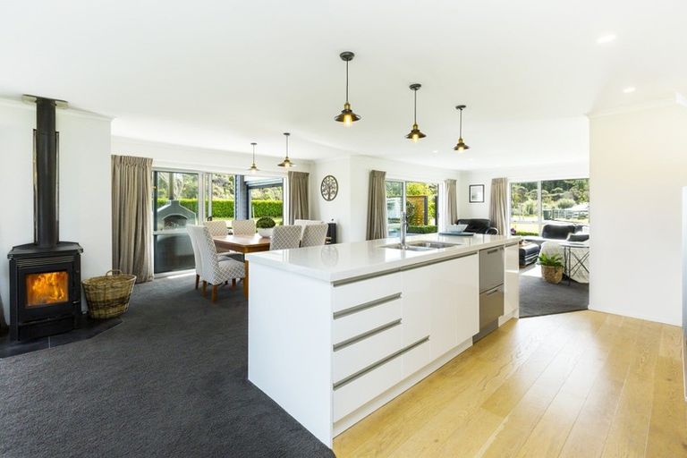 Photo of property in 33a Kenneth Gillies Way, Birchville, Upper Hutt, 5372