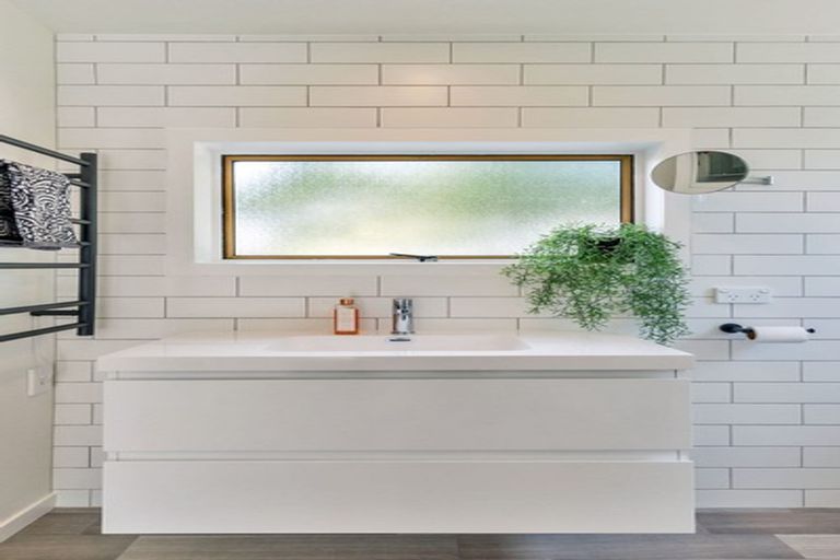 Photo of property in 1/9 Brian Avenue, Forrest Hill, Auckland, 0620