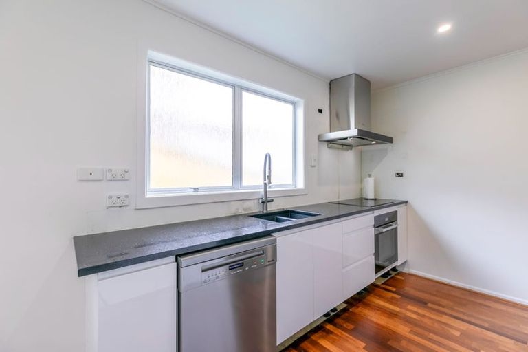 Photo of property in 42 Cyclarama Crescent, Massey, Auckland, 0614