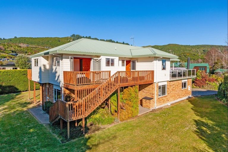 Photo of property in 31 Angela Place, Kinloch, Taupo, 3377