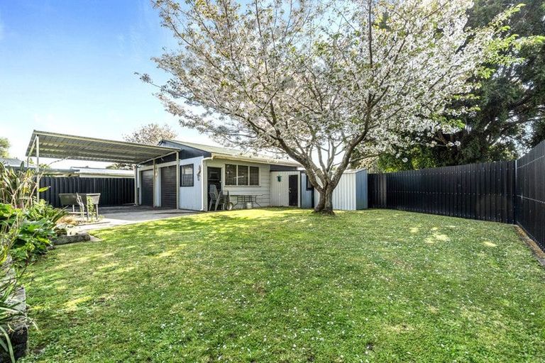 Photo of property in 74 Oakfield Crescent, Pukete, Hamilton, 3200