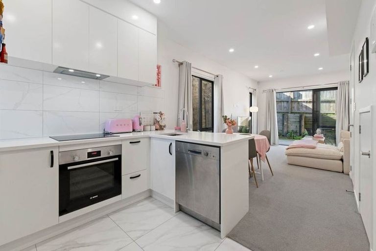 Photo of property in 4/112 Moore Street, Howick, Auckland, 2014