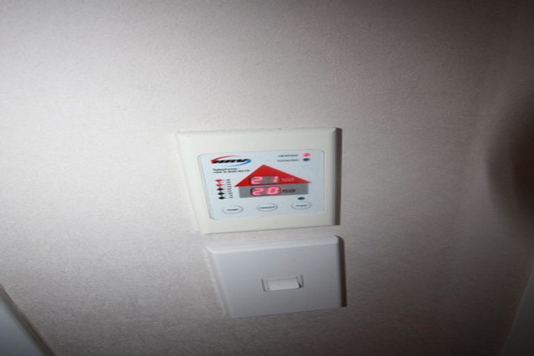 Photo of property in 17 Cleveland Heights, Kelvin Grove, Palmerston North, 4414