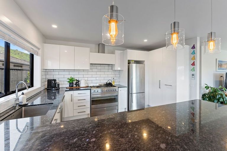 Photo of property in 53 Waipunahau Road, Waikanae, 5036