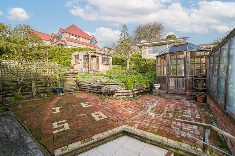 Photo of property in 264 Mount Pleasant Road, Mount Pleasant, Christchurch, 8081