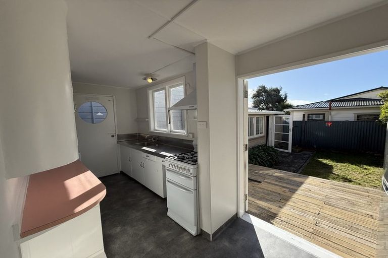 Photo of property in 73 Pirie Street, Mount Victoria, Wellington, 6011
