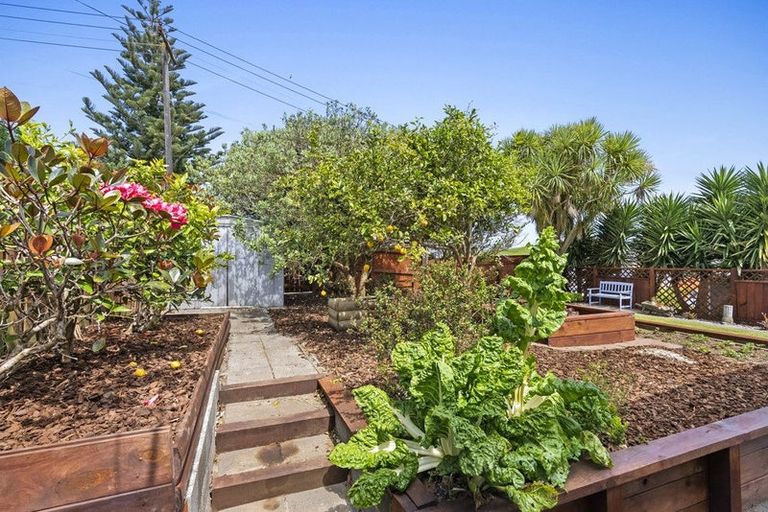 Photo of property in 67a Pohutukawa Place, Bell Block, New Plymouth, 4312