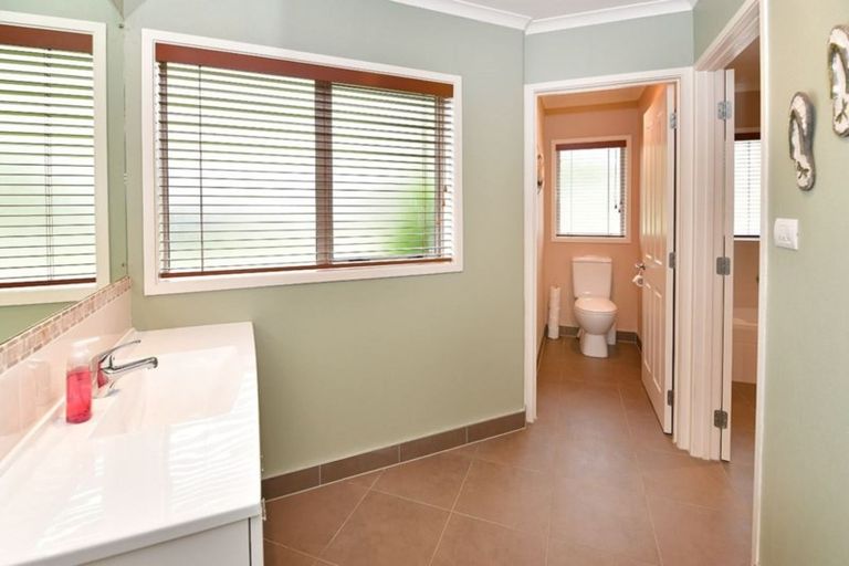 Photo of property in 52 Puhoi Road, Puhoi, Warkworth, 0994