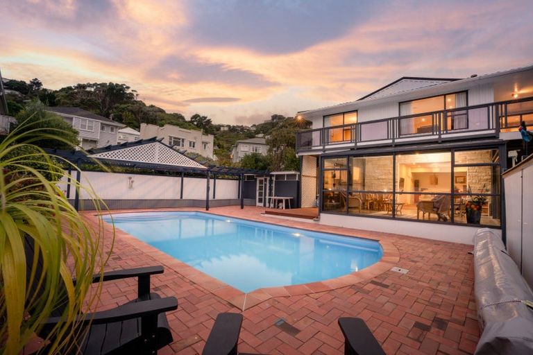 Photo of property in 14 Cavendish Square, Strathmore Park, Wellington, 6022