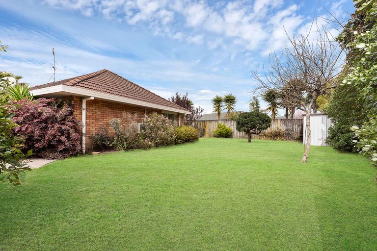 Photo of property in 70 Tington Avenue, Wattle Downs, Auckland, 2103