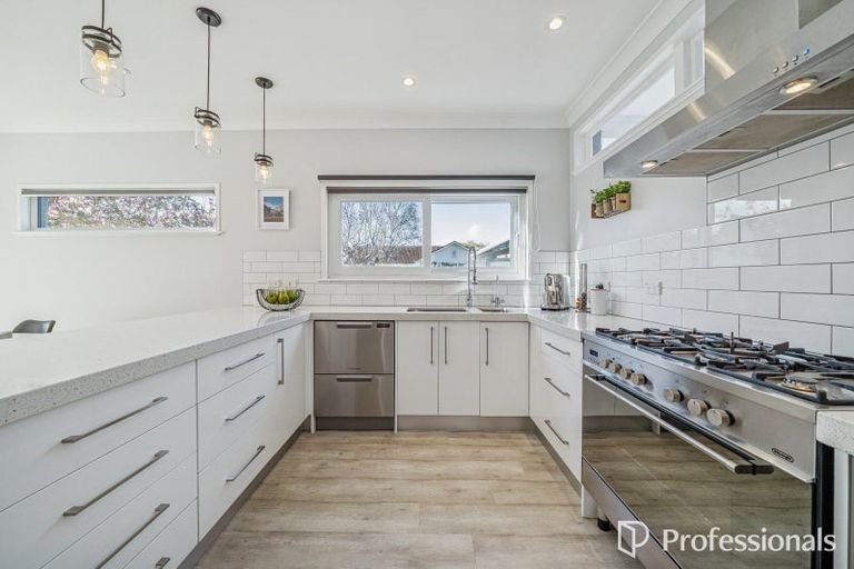 Photo of property in 32 Orr Crescent, Hutt Central, Lower Hutt, 5011