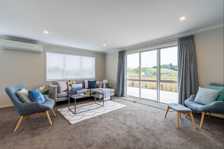 Photo of property in 3 Tapuhikura Street, Waikanae, 5036