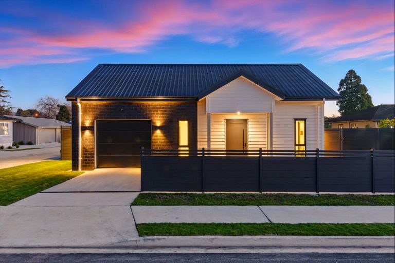 Photo of property in 166 Clifford Road, Lake Grassmere, Seddon, 7285