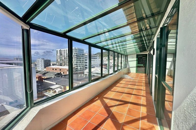Photo of property in Tennyson Apartments, 3/25 Tennyson Street, Te Aro, Wellington, 6011