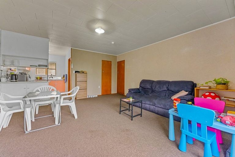 Photo of property in 5/4 Ashby Place, Pukekohe, 2120