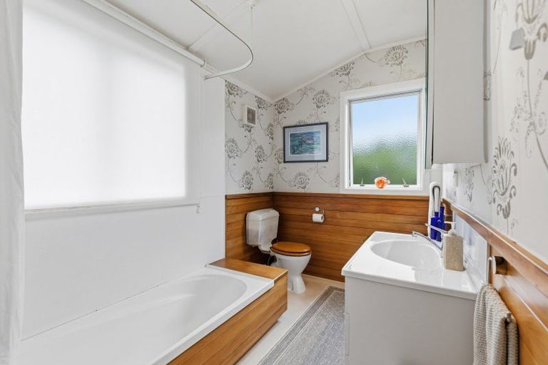 Photo of property in 24 Sutton Crescent, Hillcrest, Hamilton, 3216