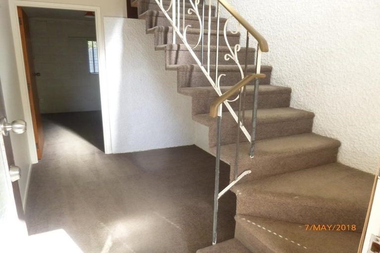 Photo of property in 2/1b Divich Avenue, Te Atatu South, Auckland, 0610