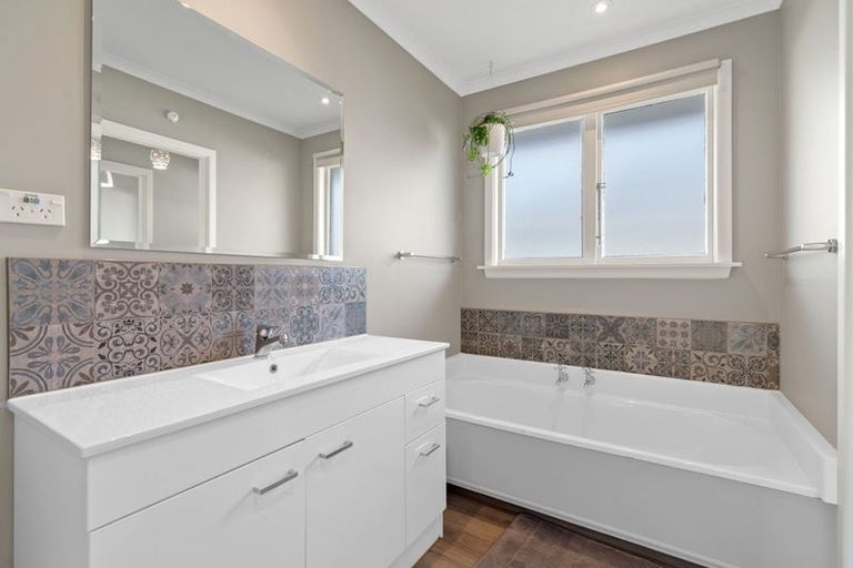 Photo of property in 105 Kennedys Bush Road, Halswell, Christchurch, 8025