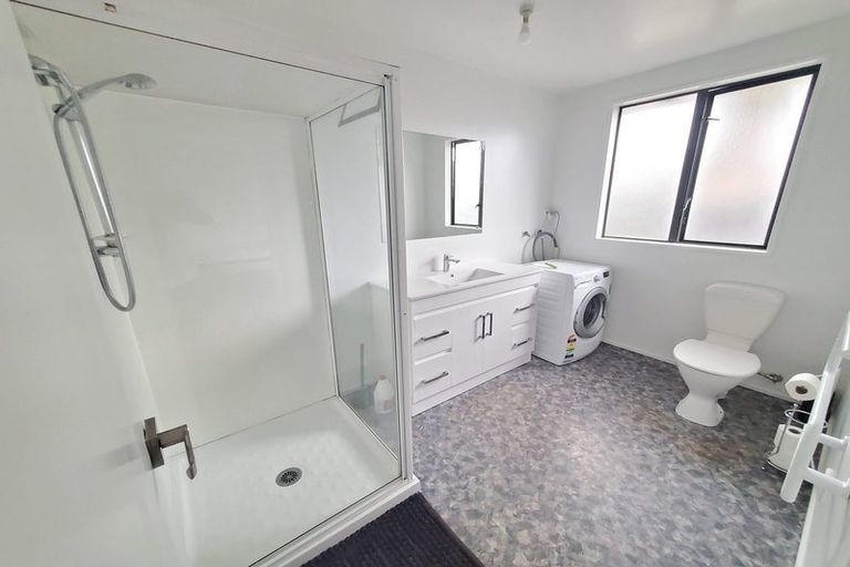 Photo of property in 5a Kawaka Street, Riccarton, Christchurch, 8041