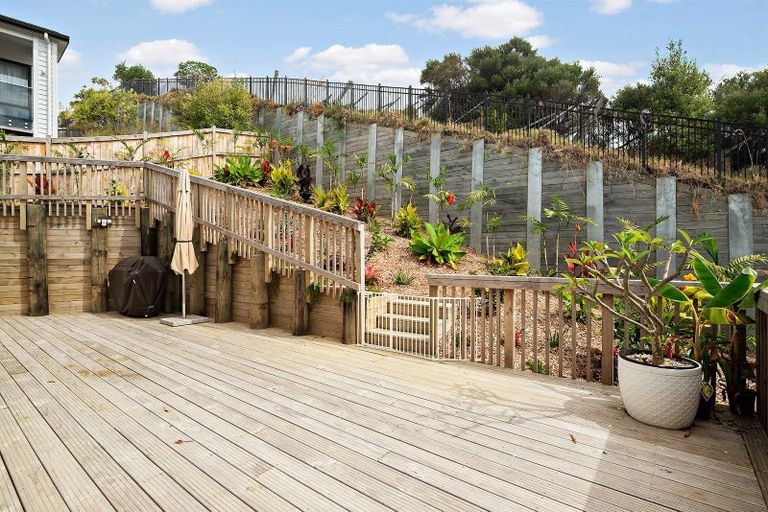 Photo of property in 35 Pacific Heights Road, Orewa, 0931