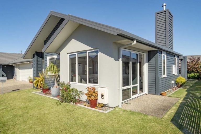 Photo of property in 30 Bridgewater Way, Pyes Pa, Tauranga, 3112